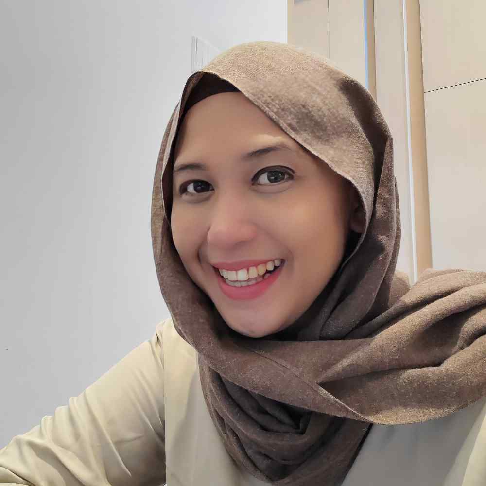 Yasmina Hasni, Indonesia